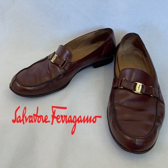 Ferragamo Classic Loafer Slip Ons 9.5 Burgundy